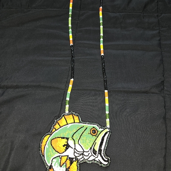 Hand beaded Medallion - Picture 2 of 3